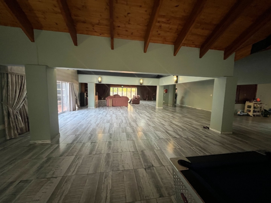 5 Bedroom Property for Sale in Van Der Hoff Park North West